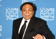 (بالصور: عادل إمام يدلي بصوته في الانتخابات) Adel-Emam1-jpg_083106