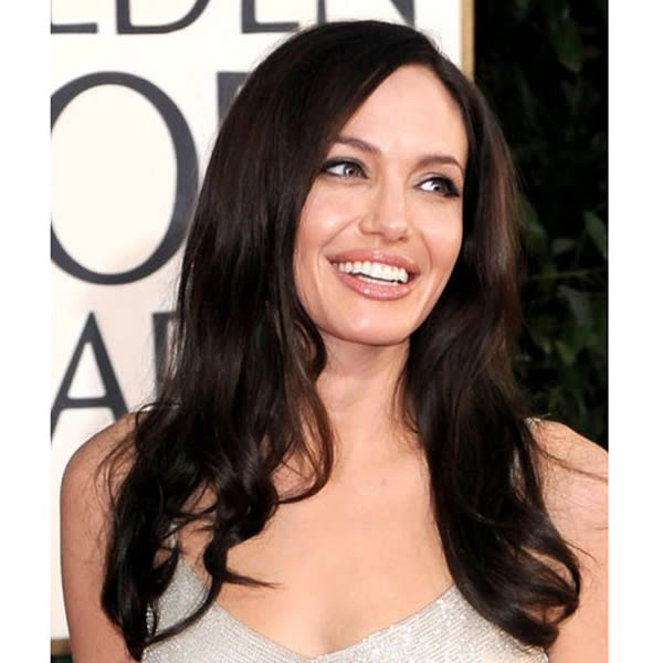 أفضل 10 تسريحات شعر لذوات الوجه المستدير والطويل 5-Angelina-Jolie-jpg_164328
