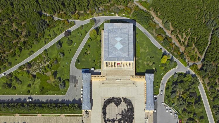 6000 fans of Mustafa Kemal Ataturk, the Turkish Republic’s founder, gather to form a giant Ataturk portrait at Ataturk's mausoleum during the week of Turkish Victory Day, in Ankara, on 26 August, 2014