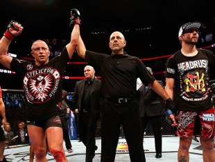 [UFC 154] St.Pierre vence batalha sangrenta contra Condit e unifica cinturão meio-médio Ufc154conditttttt