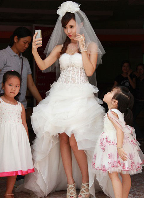 Sao Việt nào diện váy cưới đẹp nhất? (3) 
