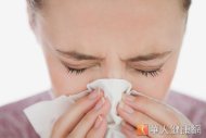 每天早上起床就哈啾個不停？鼻涕擤不完好困擾？上述問題是許多鼻過敏患者常見的症狀。若是天氣開始變化，甚至還會有眼睛發癢、上額發脹、頭痛等情形發生，嚴重影響生活。中醫師表示，不妨透過飲用有潤肺、固氣管效果的中醫茶飲來緩解鼻過敏所引起的不適症狀。