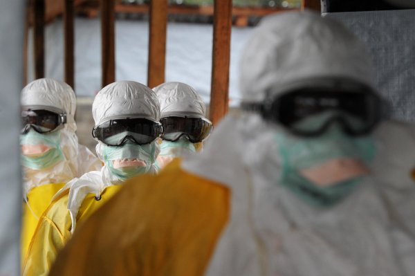 World 'losing battle' to contain Ebola
