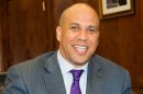 NJ Mayor Cory Booker Shows Up at Accident Scene… Again