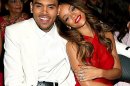 Rihanna dan Chris Brown Mesra di Grammy 2013