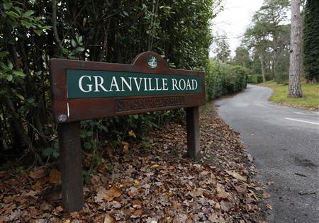 Granville Road on the St George's Hill private estate, where Russian businessman Alexander Perepilichnyy collapsed on November 10, is seen near Weybridge in Surrey November 28, 2012. A Russian businessman helping Swiss prosecutors uncover a powerful fraud syndicate has died in mysterious circumstances outside his mansion in Britain, in a chilling twist to a Russian mafia scandal that has strained Moscow's ties with the West. REUTERS/Olivia Harris