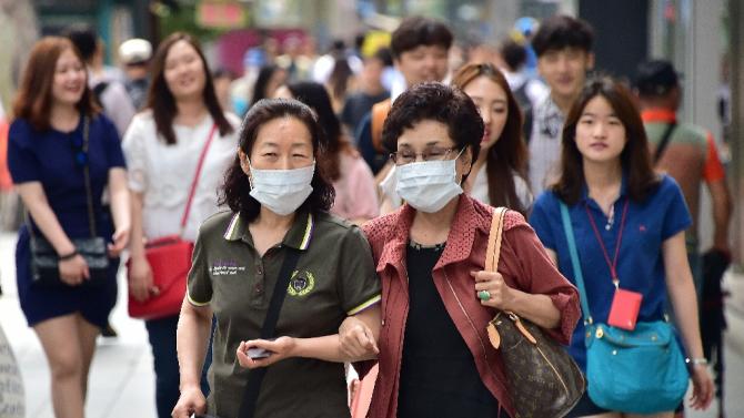 South Korea reports no new MERS cases for first time in 16 days.