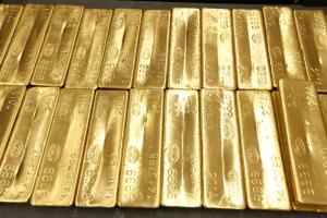 Gold bars in a vault at the U.S. Mint at West Point&nbsp;&hellip;