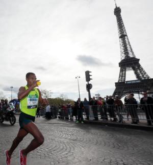 Ethiopia&#39;s runner Kenenisa Bekele runs past the&nbsp;&hellip;