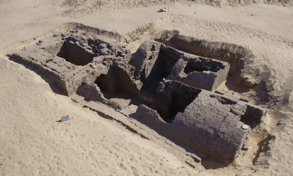 3,300-Year-Old Tomb with Pyramid Entrance Discovered in Egypt