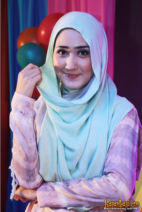 Dian Pelangi - Saturday Hijab Style Dian Pelangi