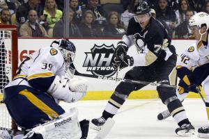 Neal, Sutter lift Penguins over Predators