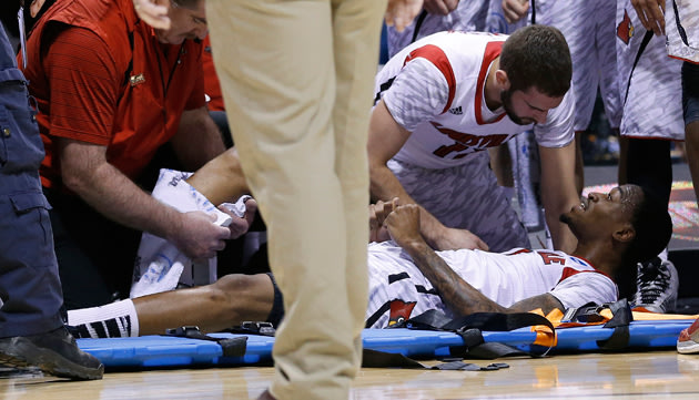 A feast for the eyes!: College basketball player suffers horrible leg