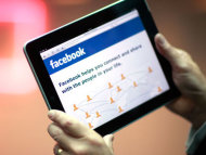 Crean un dispositivo para combatir la adicción a Facebook a través de descargas eléctricas