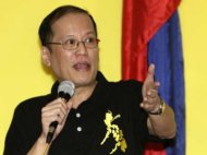 Aquino urges unconditional surrender, Sulu rebels refuse