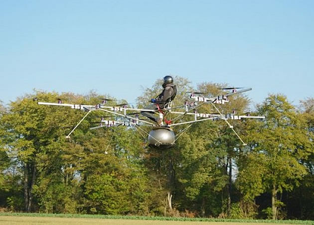 alemães criaram o primeiro quadricóptero tripulado do mundo Quadricoptero_171333