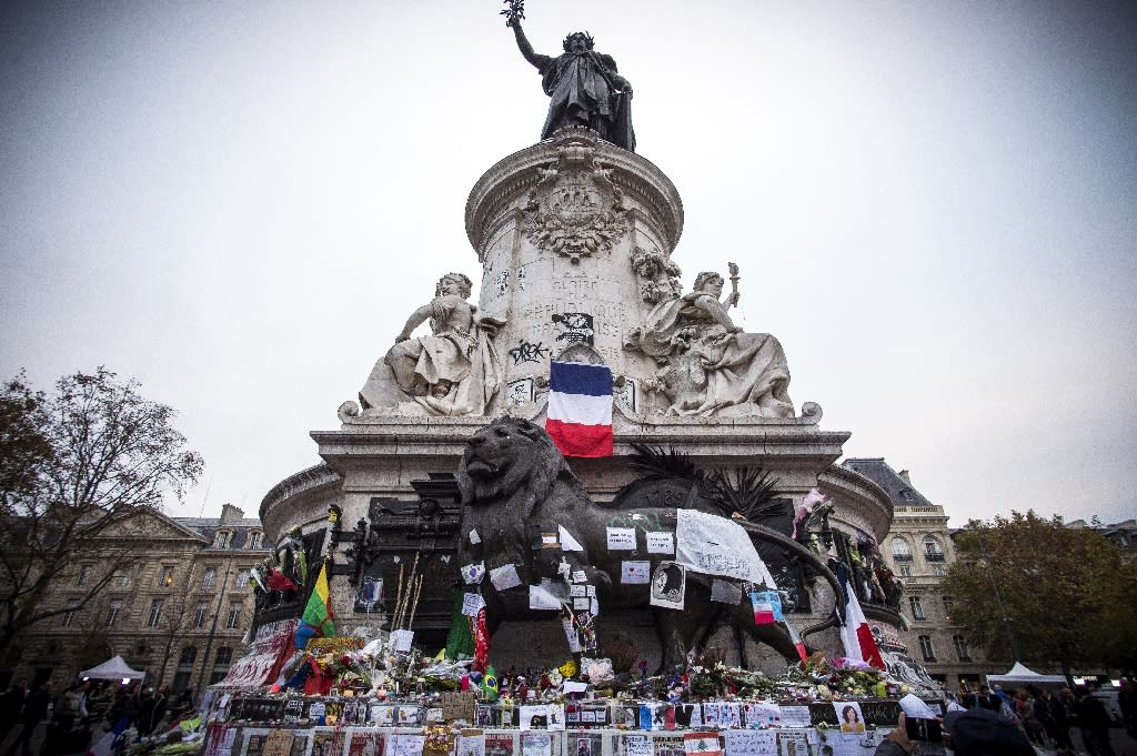 paris tribute to victims
