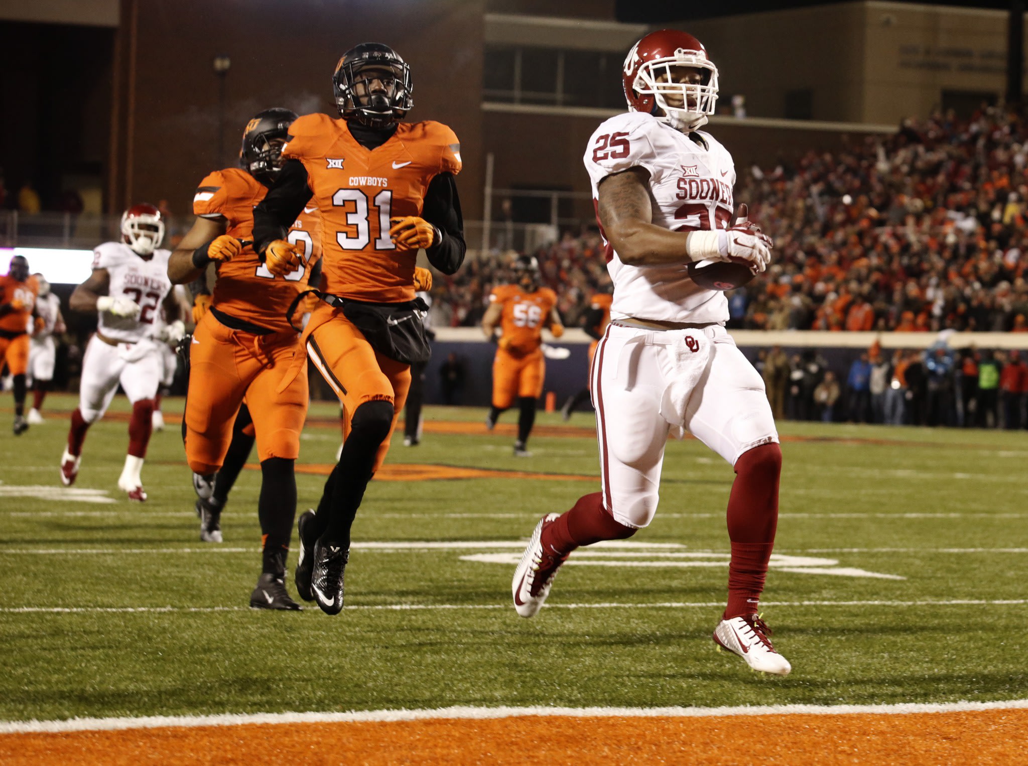 Mixon had 753 rushing yards and 356 receiving yards in 2015 (Getty). 