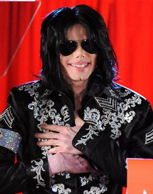 Misteri Baju Michael Jackson yang Berlumuran Darah