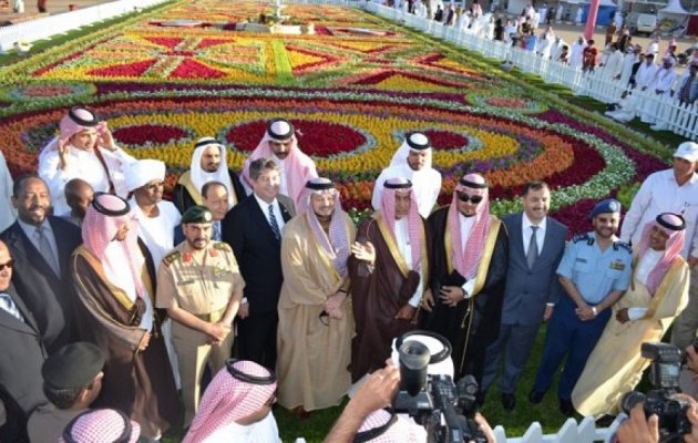 أكبر سجادة زهور في العالم في السعودية 5-jpg_080431