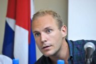 El activista político sueco Jens Aron Modig, que viajaba en el coche en el que murió el disidente cubano Oswaldo Payá, explica cómo ocurrió el accidente el lunes 30 de julio en La Habana