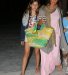 Β. Μπάρμπα: Σε beach bar με την κόρη της! Φωτογραφίες