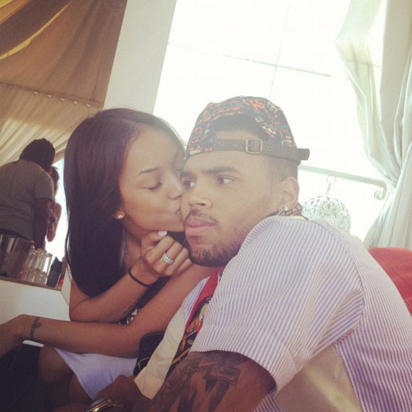 Karrueche Tran Is Begging For Chris Brown To Take Her Back