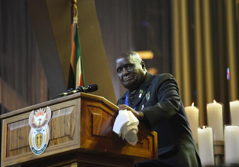 Zambia&#39;s President Kenneth David Kaunda speaks during the funeral ceremony of South Africa&#39;s former president Nelson Mandela in his boyhood village of Qunu on December 15, 2013