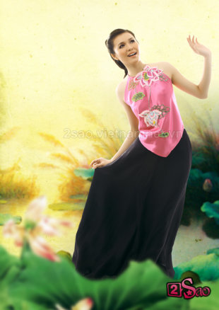 Huỳnh Phạm Ngọc đẹp như thiếu nữ trong tranh