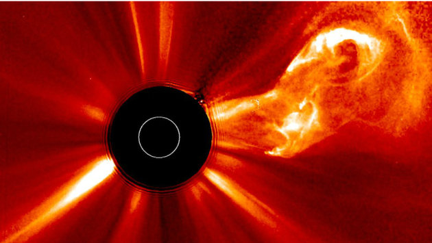 صور أكبرانفجار شمسي في شهر مايو 2013 التقطتها وكالة ناسا 130517080511-sun-radiation-flare-activity-976x549-nasasdo-nocredit-jpg_163928