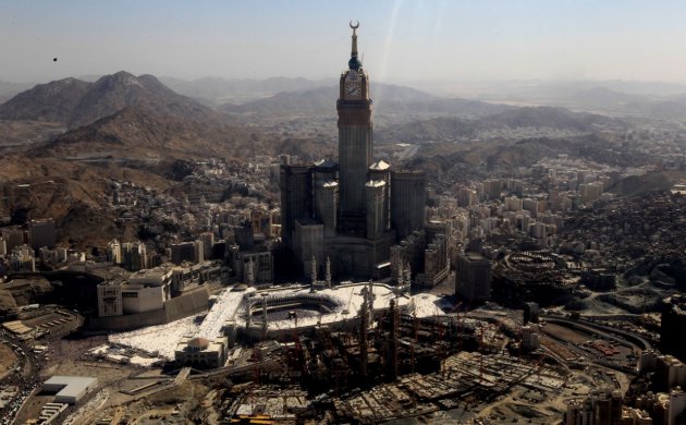 Les 10 bâtiments les plus remarquables du monde Les-10-b-timents-les-plus-remarquables-du-monde---10--L-Abraj-Al-Bait-Towers--La-Mecque-jpg_120226