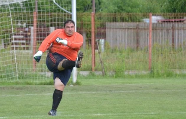 Daniel, o goleiro mais gordo do mundo [-Leinad] Goleirogordinho