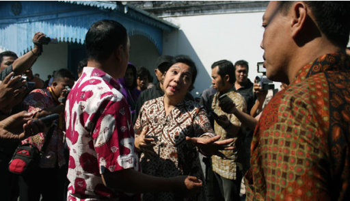 Polisi dan Tentara Sterilkan Keraton Surakarta