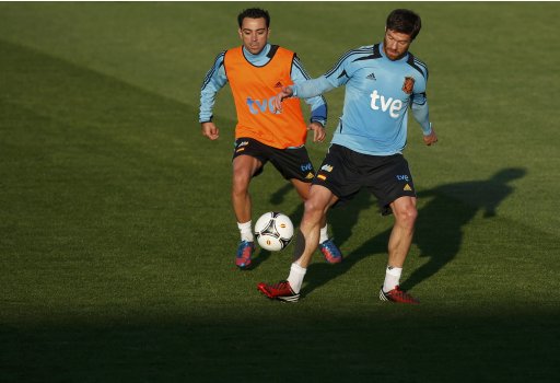 Spain's Hernandez and Alonso attend a training session at Gniewino