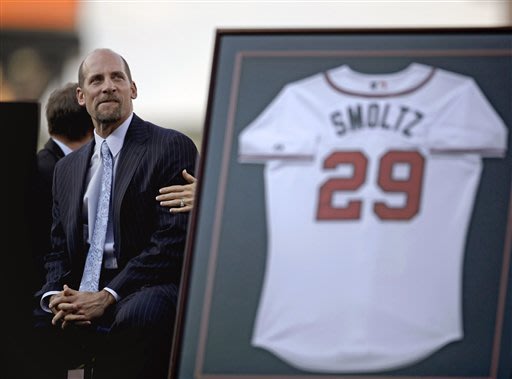 Braves honor RHP John Smoltz, retire No. 29