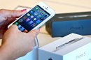 Smuggled iPhone 5s Sell for as Much as $3,700 in Moscow