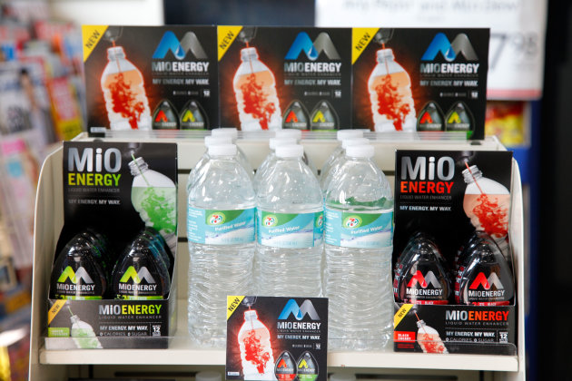 Each half-teaspoon serving of Mio, which is sold by Kraft Foods, releases 60 milligrams of caffeine in a beverage, the amount in a six-ounce cup of coffee, the company says.