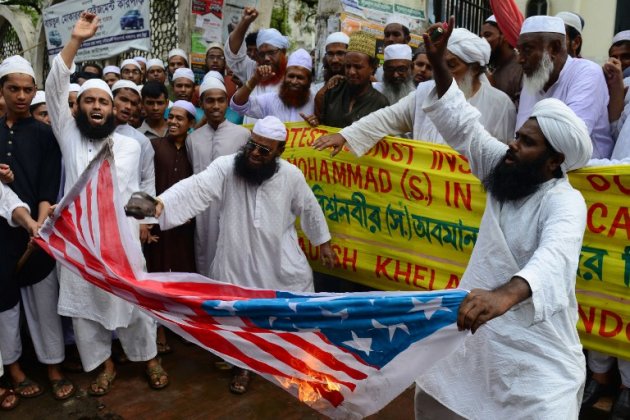 صور مظاهرات المسلمين في يوم واحد ضد الفيلم المسئ  000-Del6148690-jpg_160441