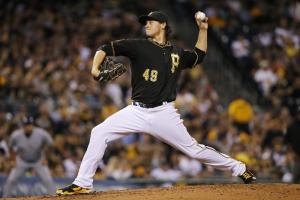 Martin's homer sparks Pirates over Brewers 4-2