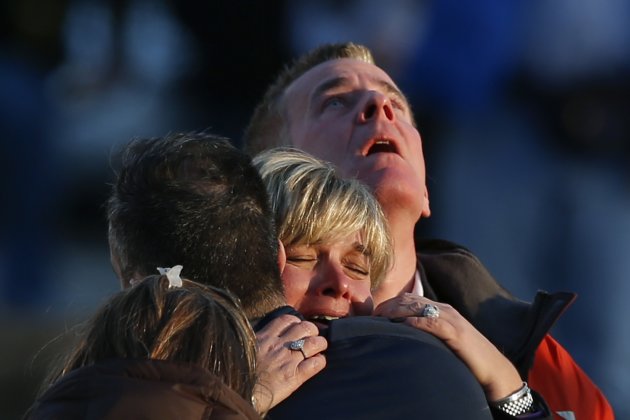 Police: 27 killed at Conn. school; 1 other dead - Yahoo! News