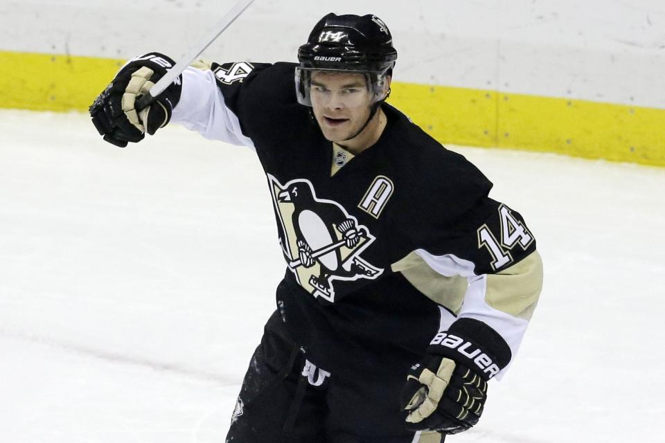 Penguins stay hot at home, top Rangers 5-2