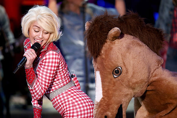 Miley Cyrus &#39;Unplugged&#39;: 10 Hilarious, Twerkcentric Observations