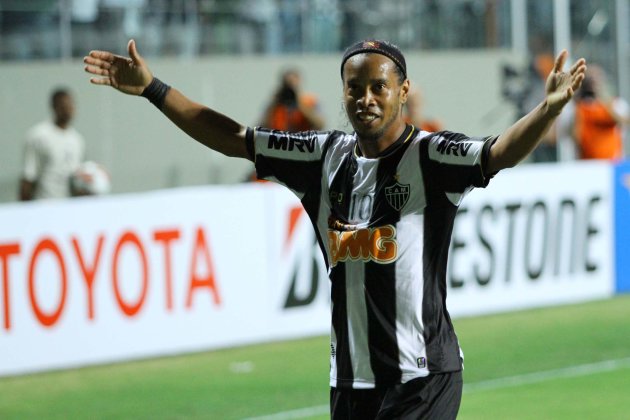 Ronaldinho, do Atlético-MG, comemora vitória sobre o São Paulo, pela Libertadores