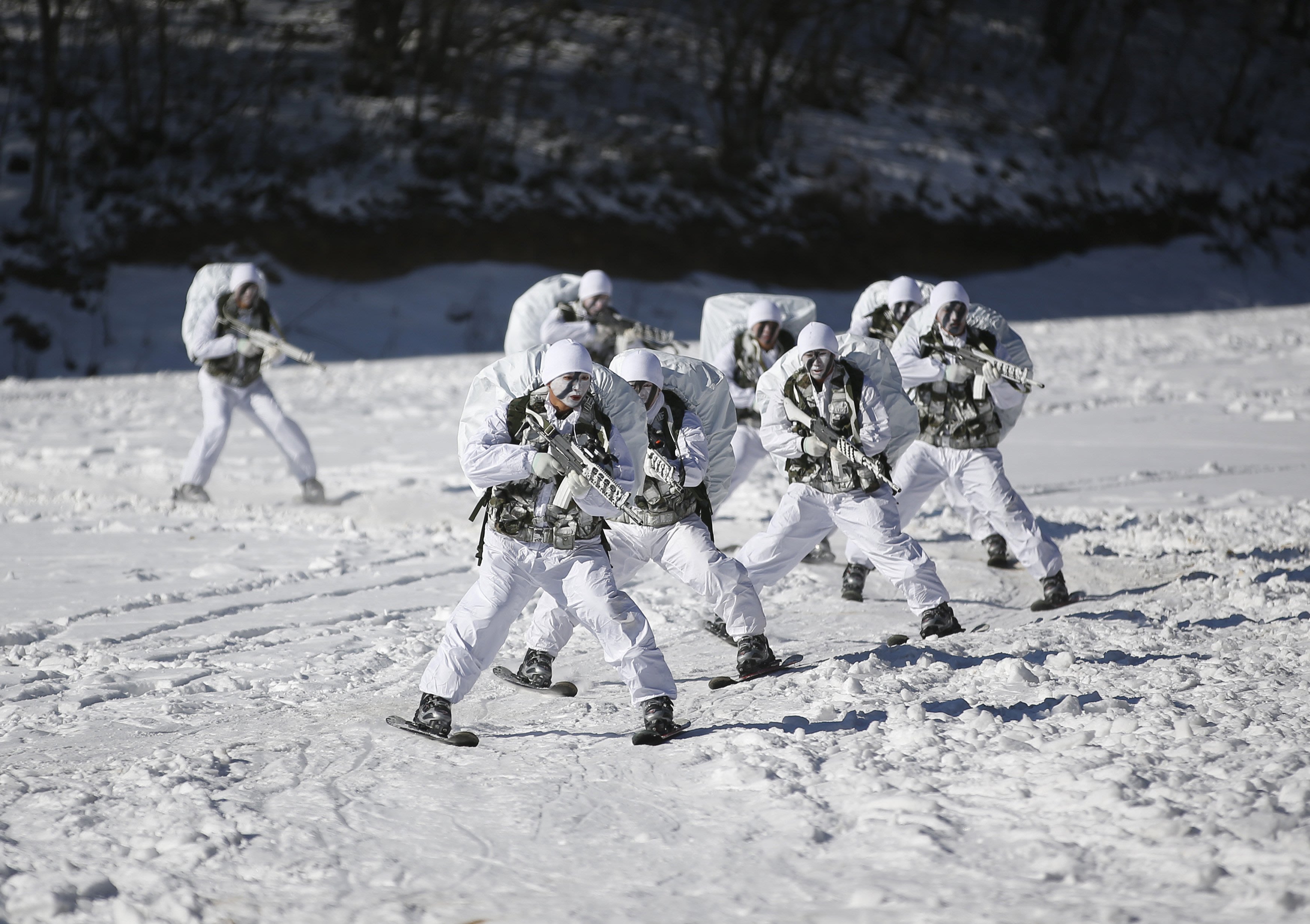 Intense Photos Of South Korean Special Forces Training In The Snow