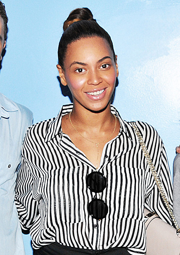 Beyonc was snapped makeupfree backstage at the musical'GHOST' on Broadway
