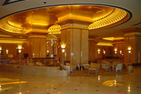 Những kỷ lục của khách sạn dát 40 tấn vàng Khachsanvang__2_