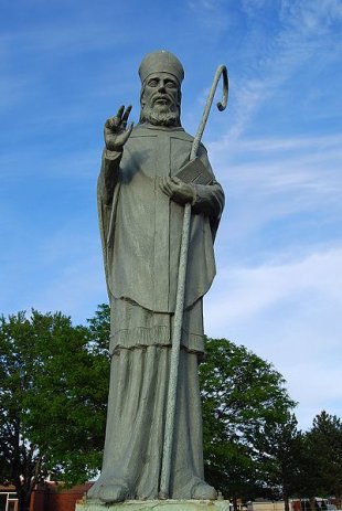 Estatua de San Malaquías (Patricia Drury - Wikimedia Commons)