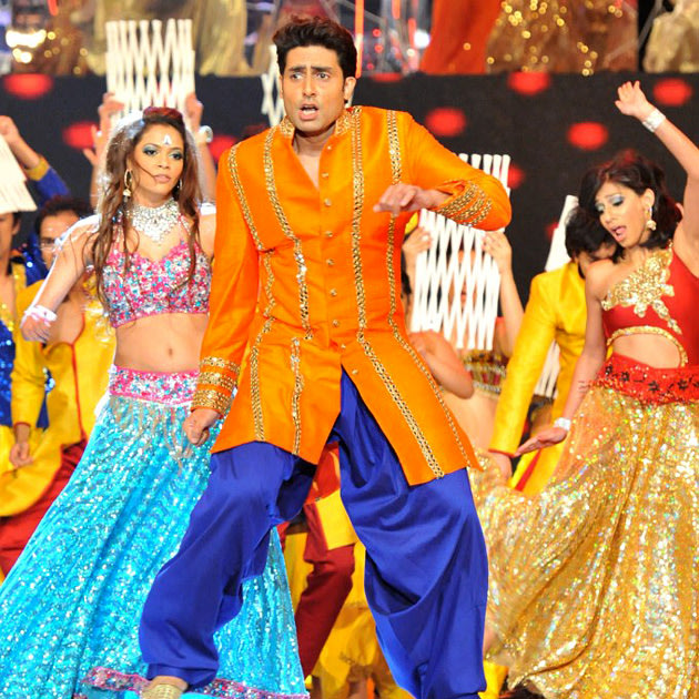 Abhishek Bachchan Performing at Toifa