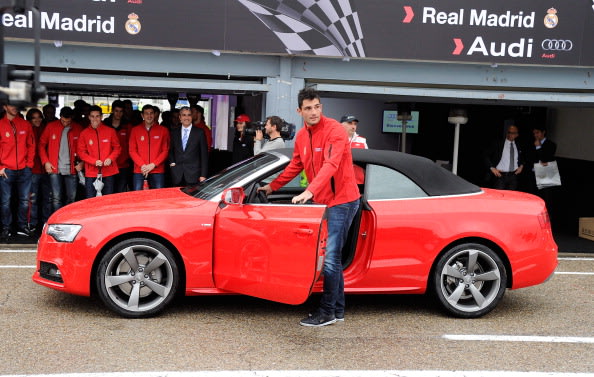 بالصور: نجوم ريال مدريد يختبرون سيارتهم الفارهة الجديدة أودي 155819724-8-jpg_184153