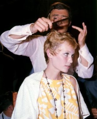 VIdal Sassoon cutting Mia Farrow&#39;s hair on the set of Rosemary&#39;s Baby